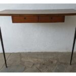 Mesa De Arrimo Tipo Americana, 2 Patas De Hierro, Tapa Cármica