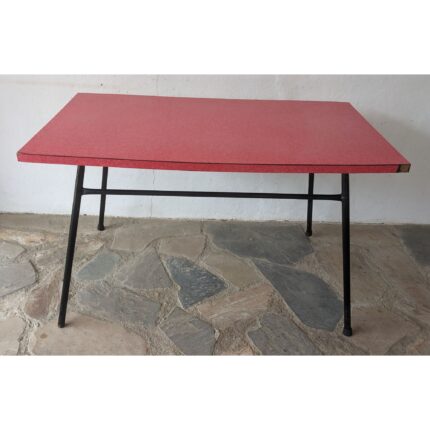 Mesa De Hierro, Tapa De Cármica
