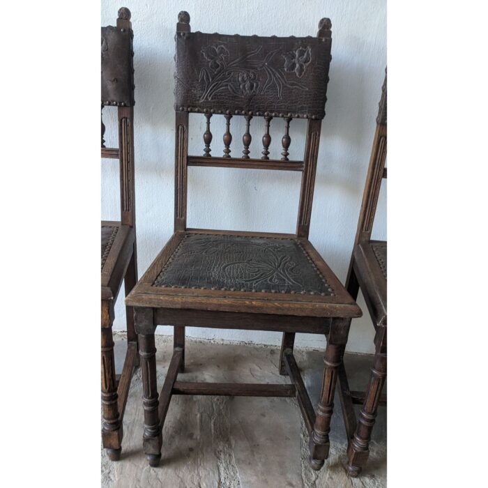 Silla Antigua De Estilo, Colonial, Asiento Y Respaldo En Cuero - Imagen 4