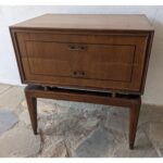 Mesa De Luz Americana, 2 Cajones