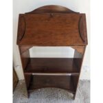 Mueble Escritorio De Madera, Tipo Secreter, 2 Estantes 1 Puerta