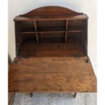 Mueble Escritorio De Madera, Tipo Secreter, 2 Estantes 1 Puerta - Imagen 4