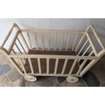 Cuna De Madera Antigua, Con Ruedas - Imagen 3