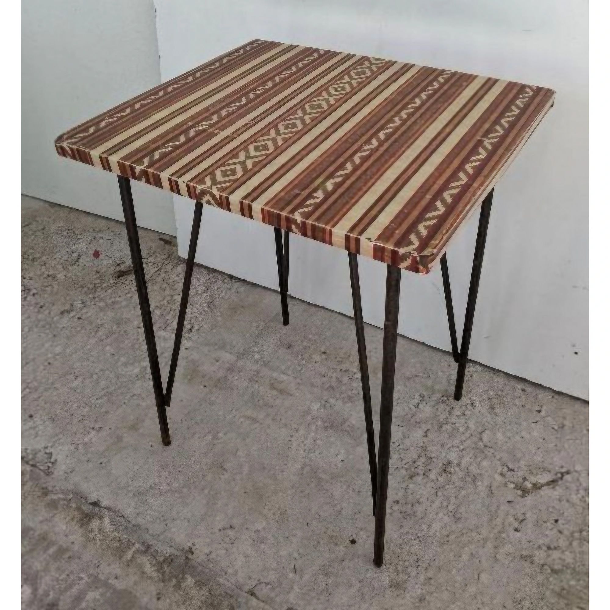 A0875_01-1 Mesa Auxiliar De Hierro, Tapa De Madera Forrada - Imagen 1